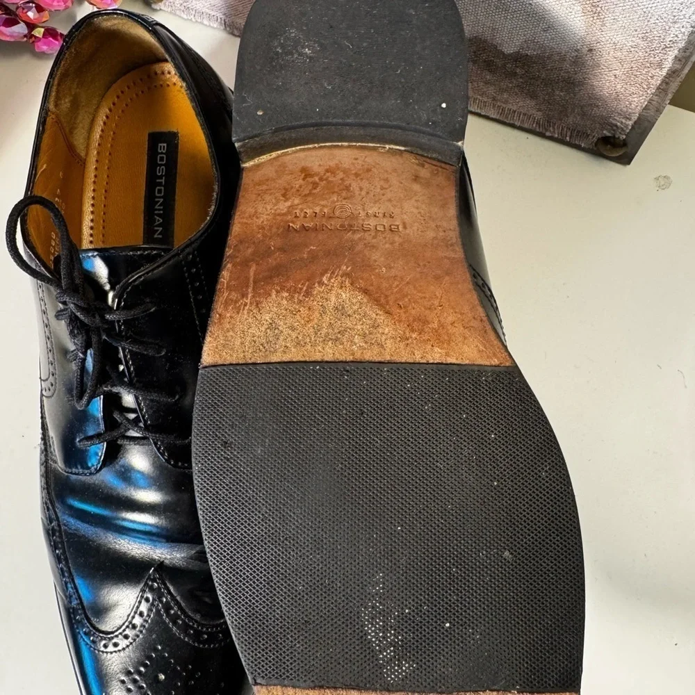 Bostonian Classic Black Leather Men's Dress Shoes